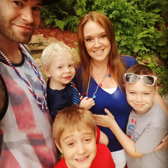 Meet your Posher, Emily - Picture 2 of 2